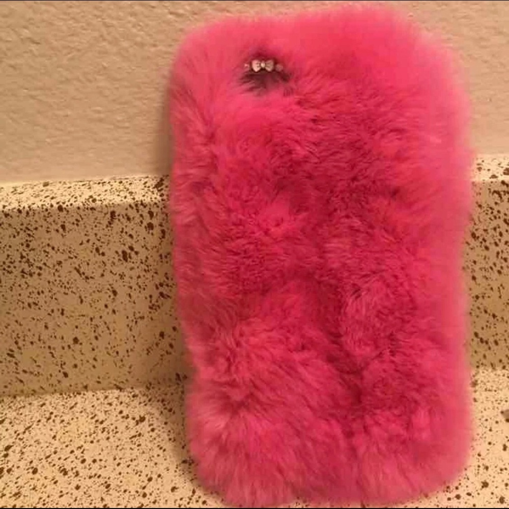 Furry pink iPhone 6s case!
